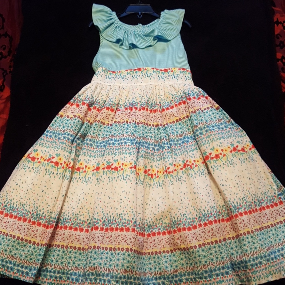 Girl's dress